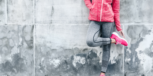 zenska trenerka roze pink patike sive helanke trcanje sportska masaza sportska odeca